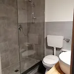 לינה וארוחת בוקר Mava קטאניה