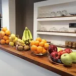 Alojamento de Acomodação e Pequeno-almoço Mavà 4*